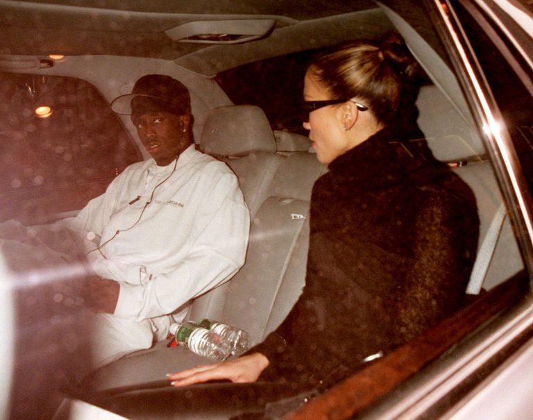 https://www.gettyimages.co.uk/detail/news-photo/09oct99-nyc-puff-daddy-and-jennifer-lopez-leaving-peninsula-news-photo/51068252