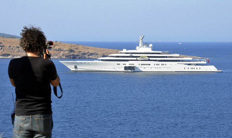 https://www.gettyimages.co.uk/detail/news-photo/the-private-luxury-yacht-of-russian-billionaire-roman-news-photo/457282236