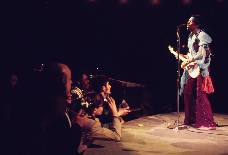 https://www.gettyimages.co.uk/detail/news-photo/jimi-hendrix-performing-at-madison-square-garden-new-york-news-photo/75555084