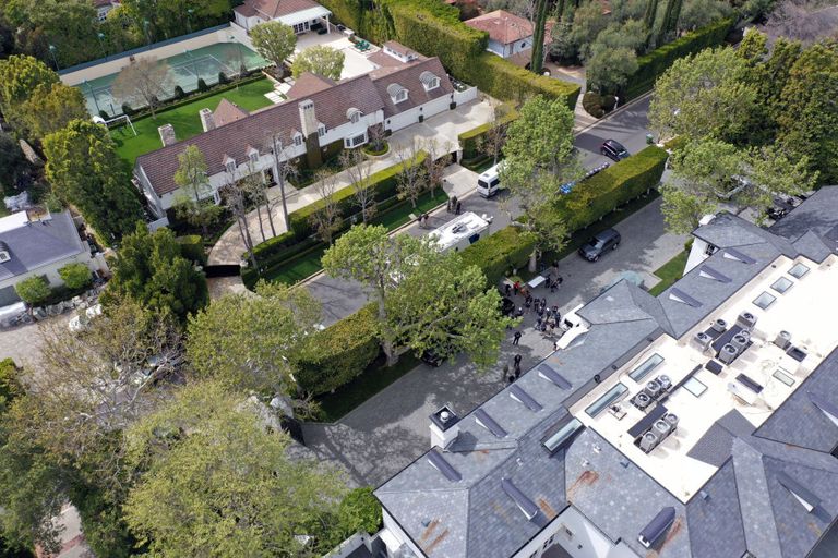 https://www.gettyimages.co.uk/detail/news-photo/in-an-aerial-view-the-home-of-sean-diddy-combs-is-seen-news-photo/2105334748