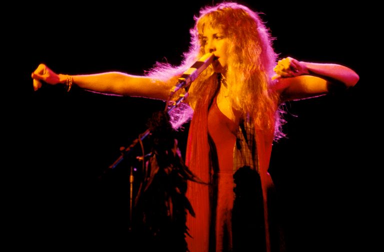 https://www.gettyimages.co.uk/detail/news-photo/photo-of-stevie-nicks-and-fleetwood-mac-stevie-nicks-news-photo/86108654