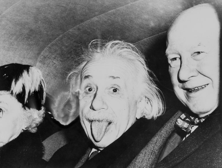 https://www.gettyimages.co.uk/detail/news-photo/may-5-1958-princeton-new-jersey-albert-einstein-gives-the-news-photo/517256700