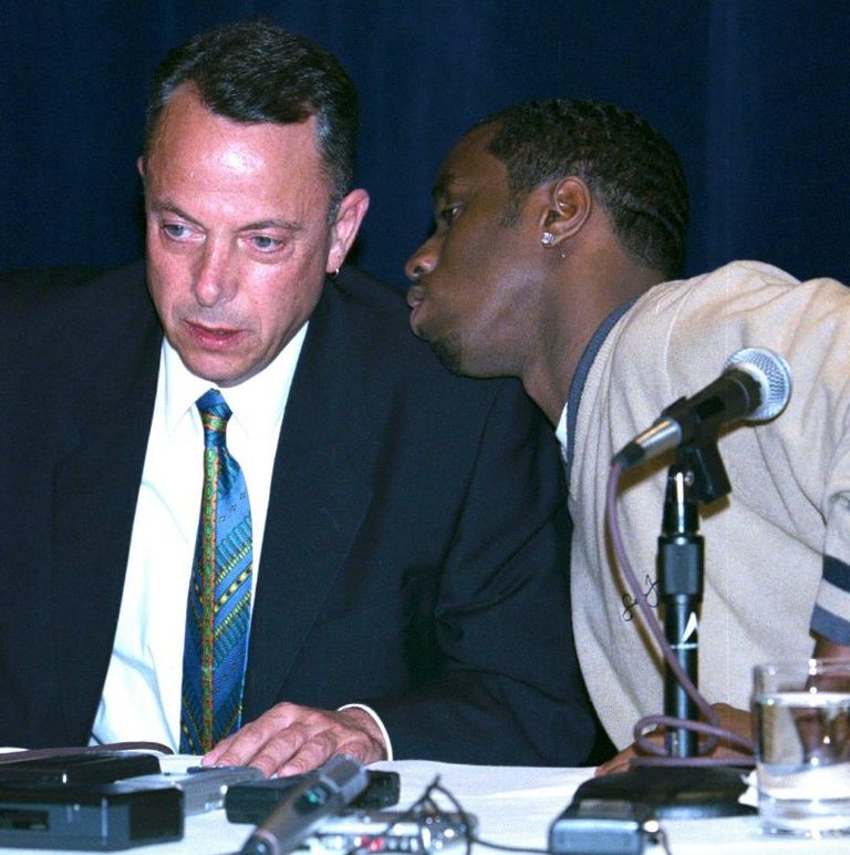 https://www.gettyimages.co.uk/detail/news-photo/sean-puffy-combs-consults-with-his-lawyer-harvey-slovis-news-photo/779577