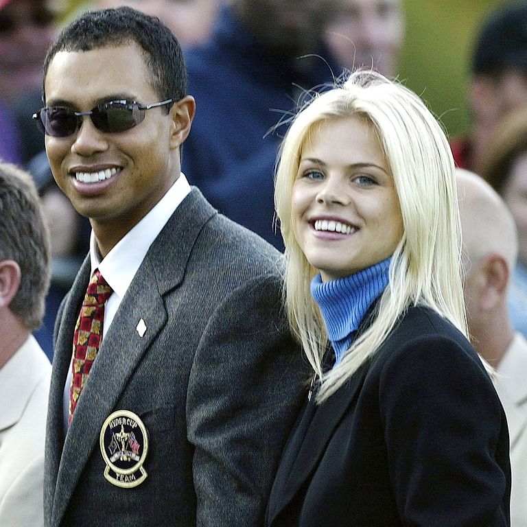 https://www.gettyimages.com/detail/news-photo/golfer-tiger-woods-poses-with-girlfriend-elin-nordegren-news-photo/1433090