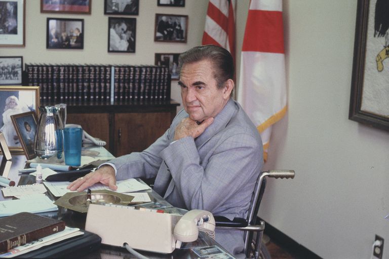 https://www.gettyimages.com/detail/news-photo/candidate-for-governor-of-alabama-george-wallace-working-in-news-photo/517359888
