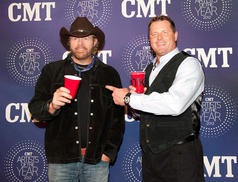 https://www.gettyimages.com/detail/news-photo/toby-keith-and-roger-clemens-attend-the-2012-cmt-artists-of-news-photo/157474844