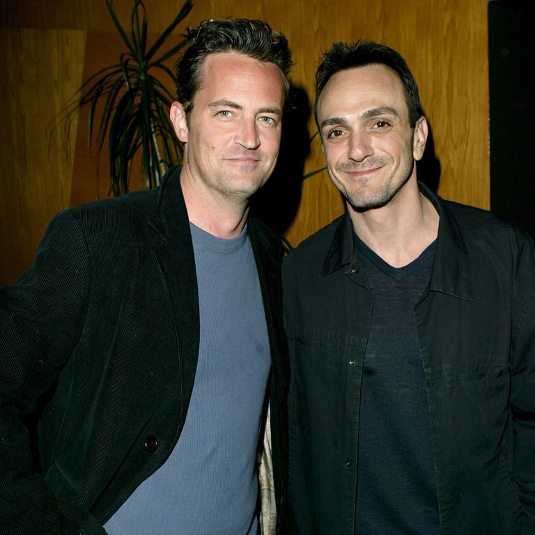 https://www.gettyimages.com/detail/news-photo/matthew-perry-and-hank-azaria-during-hank-azarias-nobodys-news-photo/105282276
