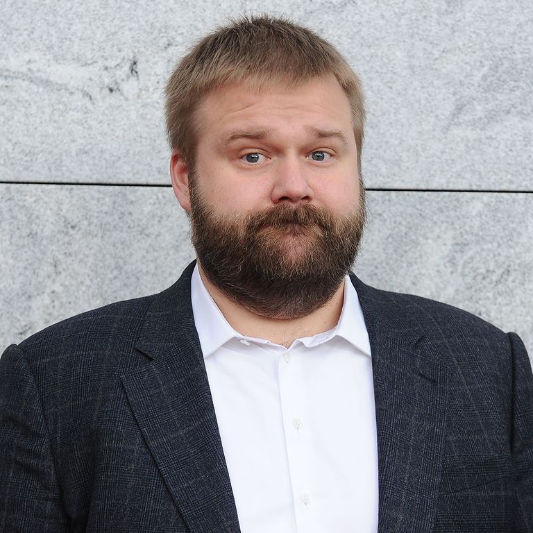 https://www.gettyimages.com/detail/news-photo/robert-kirkman-attends-the-live-90-minute-special-edition-news-photo/617653436