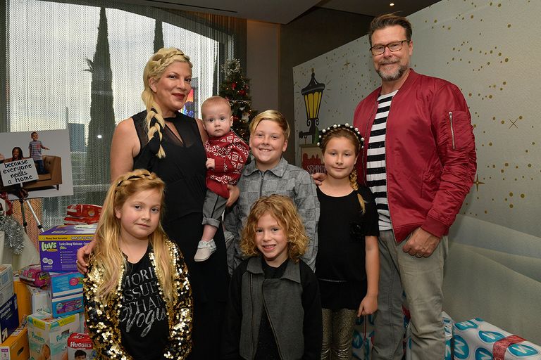 https://www.gettyimages.com/detail/news-photo/tori-spelling-dean-mcdermott-and-their-children-at-the-7th-news-photo/884593650