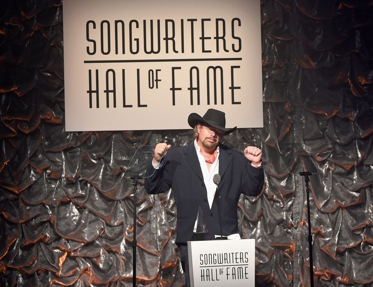 https://www.gettyimages.com/detail/news-photo/singer-songwriter-toby-keith-speaks-onstage-at-the-news-photo/477653056