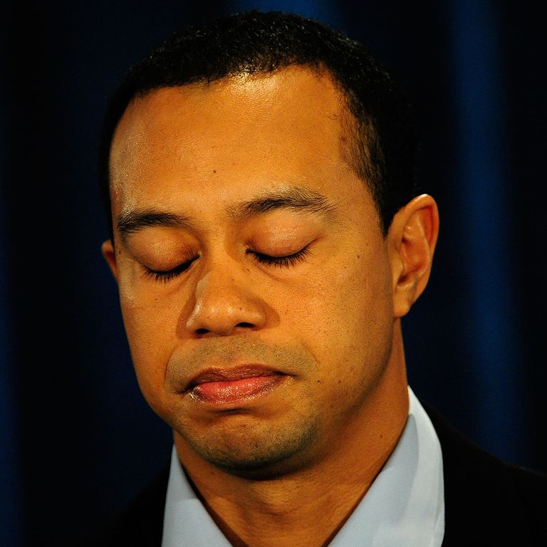 https://www.gettyimages.com/detail/news-photo/tiger-woods-makes-a-statement-from-the-sunset-room-on-the-news-photo/96868425