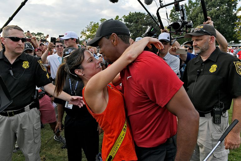 https://www.gettyimages.com/detail/news-photo/tiger-woods-and-his-girlfriend-erica-herman-celebrate-after-news-photo/1038901526