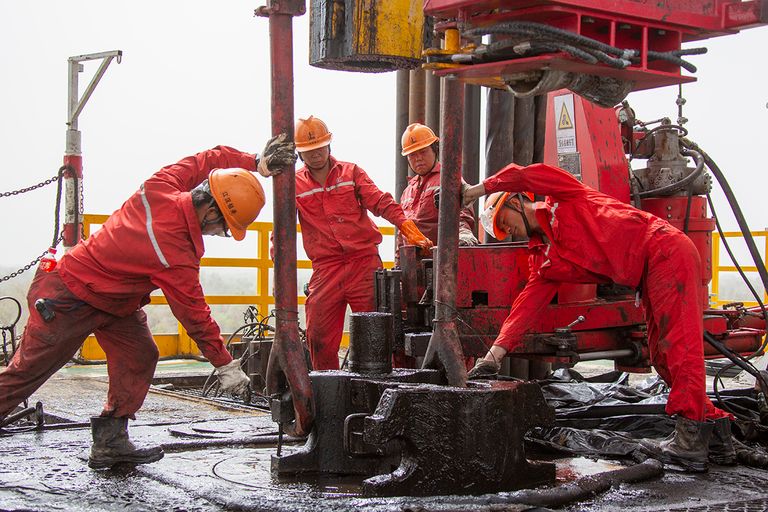 https://www.gettyimages.com/detail/news-photo/employees-operate-an-oil-drilling-rig-at-the-yuejin-3-3-news-photo/1794532150