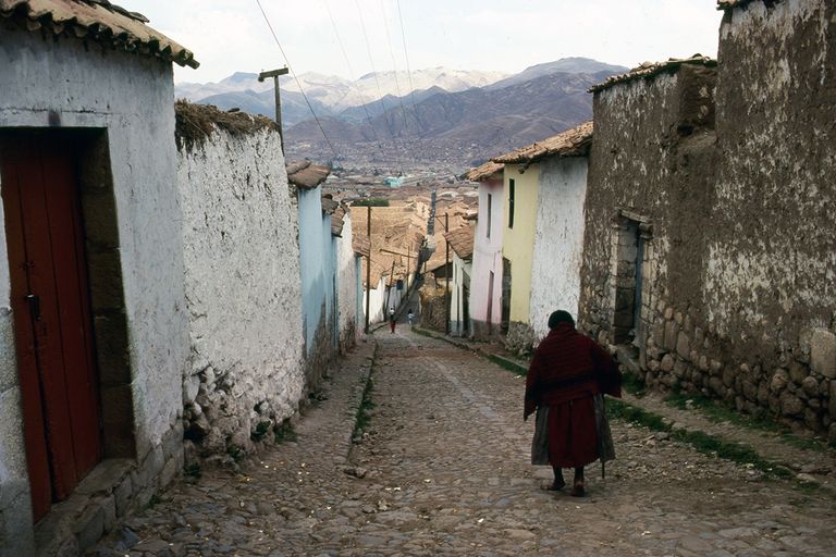 https://www.gettyimages.com/detail/photo/street-in-cuzco-royalty-free-image/494209311?phrase=Peru+village+1930s
