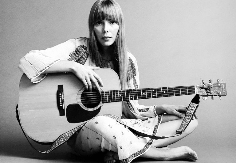https://www.gettyimages.co.uk/detail/news-photo/portrait-of-american-musician-joni-mitchell-seated-on-the-news-photo/3207322