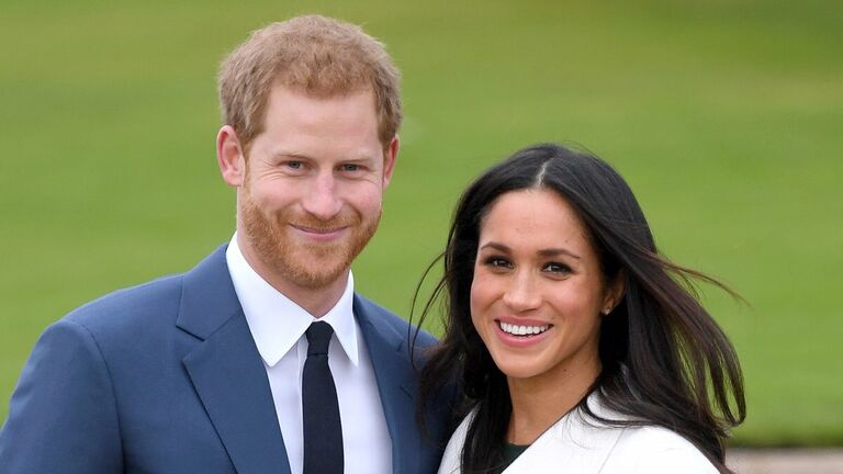 https://www.gettyimages.co.uk/detail/news-photo/prince-harry-and-meghan-markle-attend-an-official-photocall-news-photo/884682898
